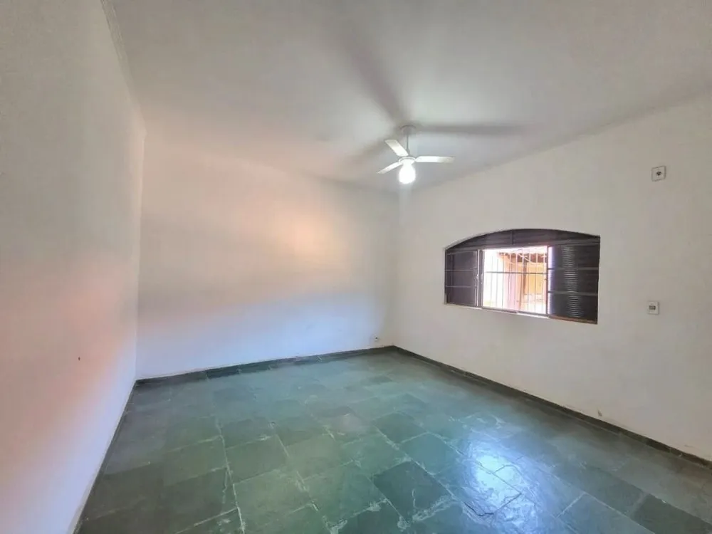 Casa, 4 quartos, 230 m² - Foto 2