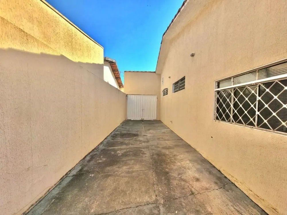Casa, 4 quartos, 230 m² - Foto 1