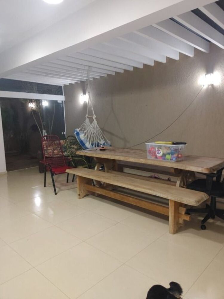 Casa à venda com 3 quartos, 244m² - Foto 8