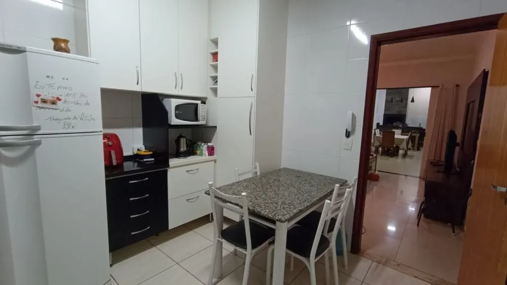 Casa, 3 quartos, 130 m² - Foto 2