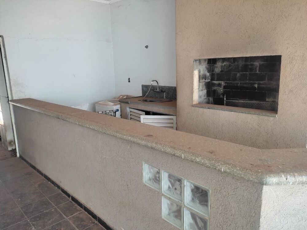 Casa à venda e aluguel com 5 quartos, 340m² - Foto 4