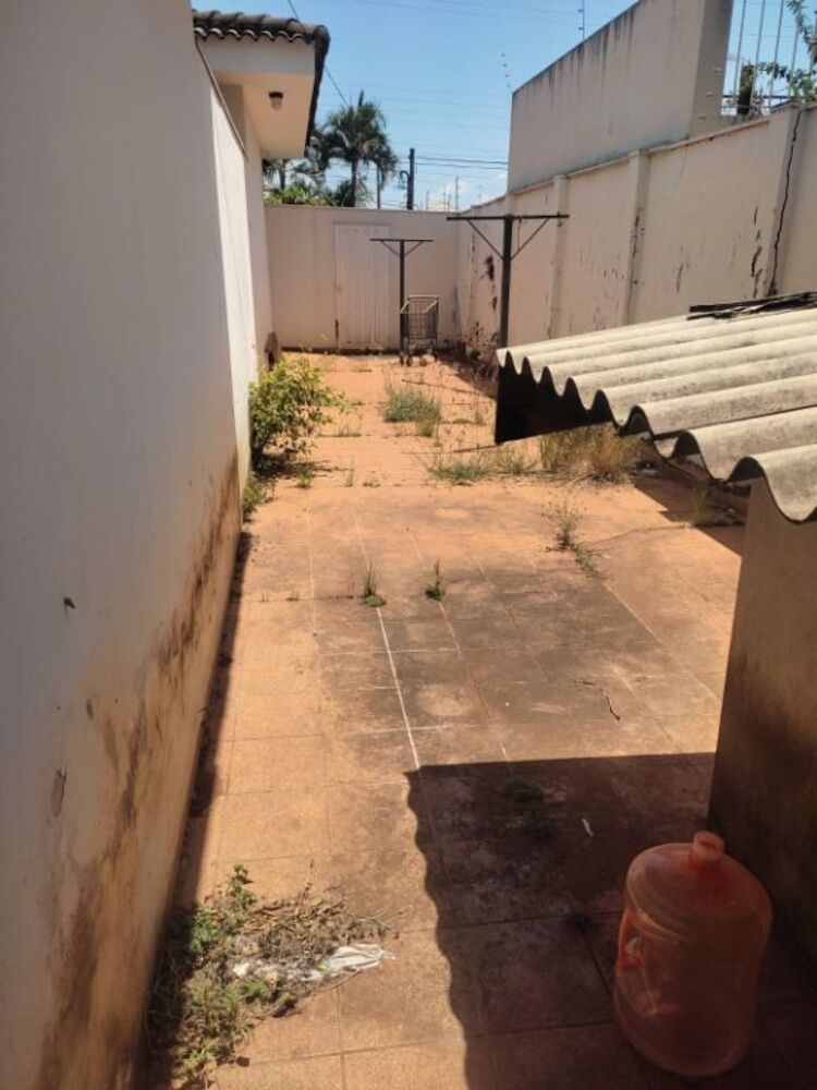 Casa à venda e aluguel com 5 quartos, 340m² - Foto 3