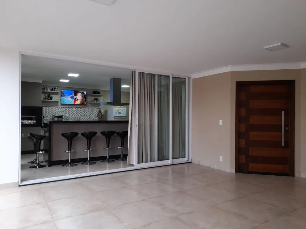Casa, 3 quartos, 158 m² - Foto 2