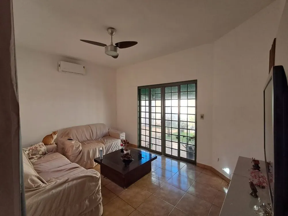 Casa, 3 quartos, 250 m² - Foto 2