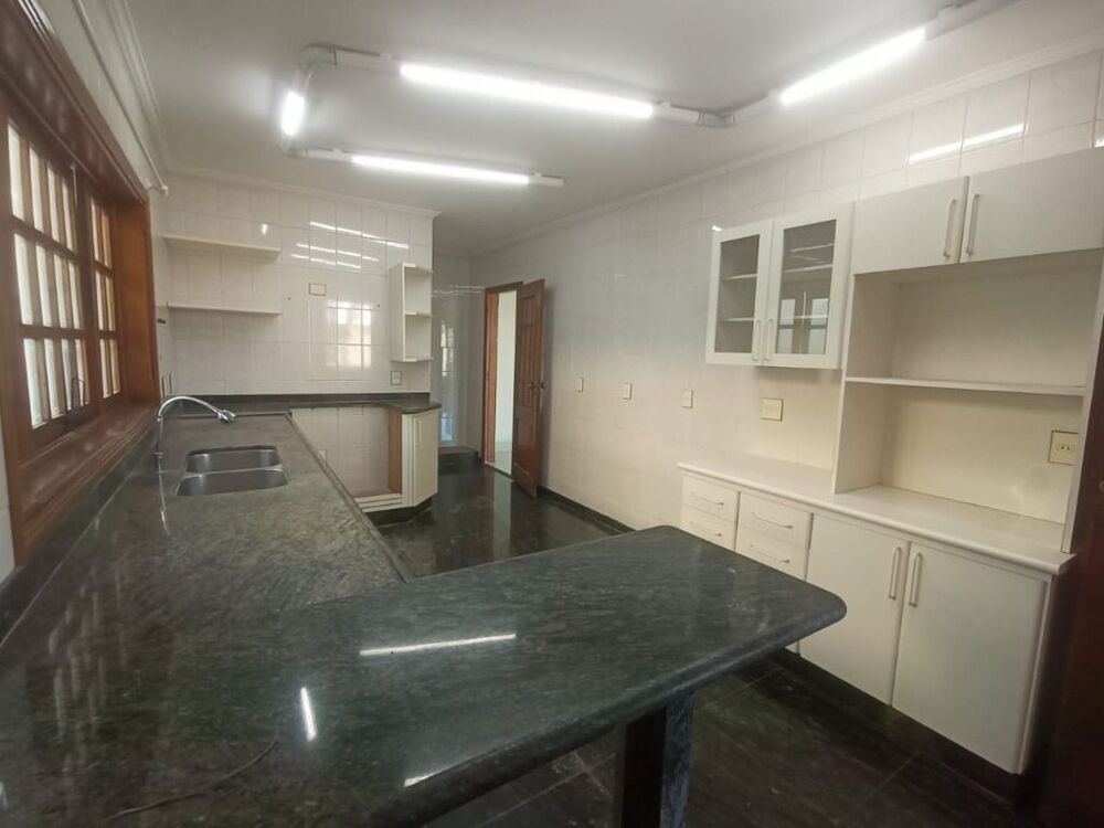 Casa à venda e aluguel com 4 quartos, 450m² - Foto 4