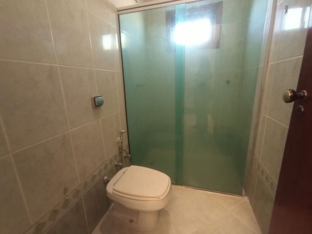 Casa à venda e aluguel com 4 quartos, 450m² - Foto 2