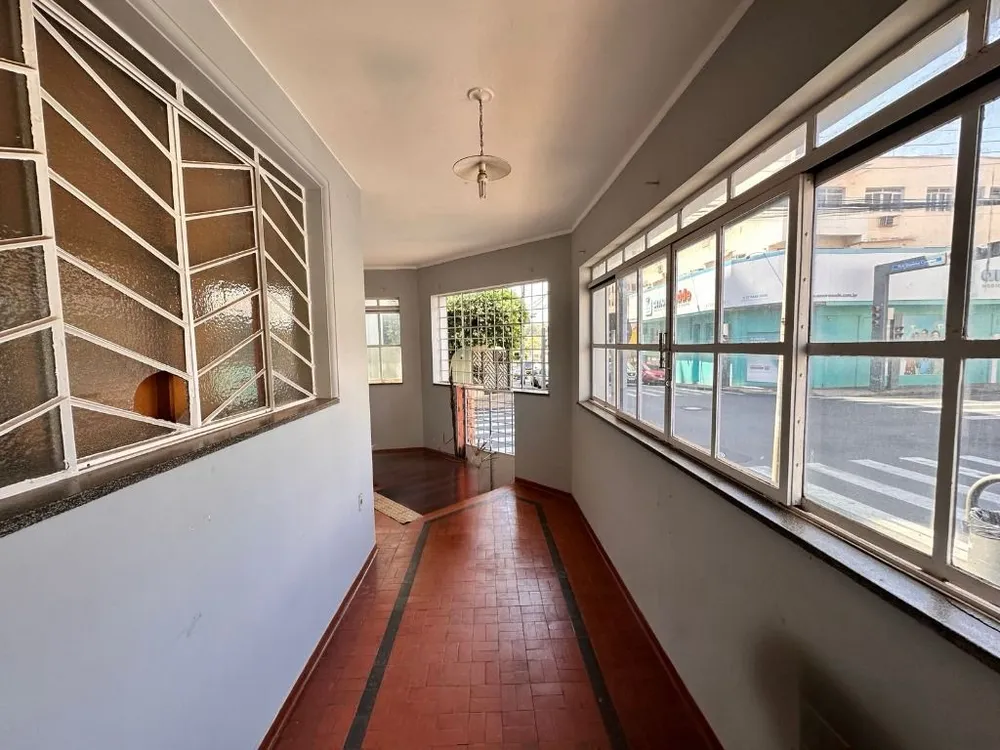 Casa, 7 quartos, 235 m² - Foto 1