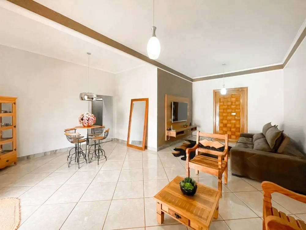 Chácara, 4 quartos, 1000 m² - Foto 1