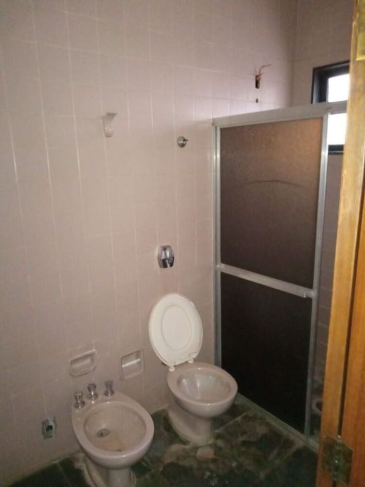 Casa à venda e aluguel com 3 quartos, 525m² - Foto 2