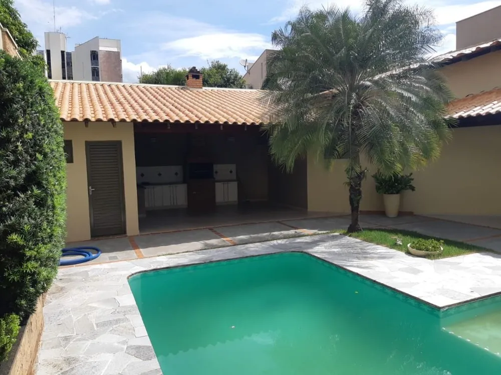 Casa, 3 quartos, 250 m² - Foto 1