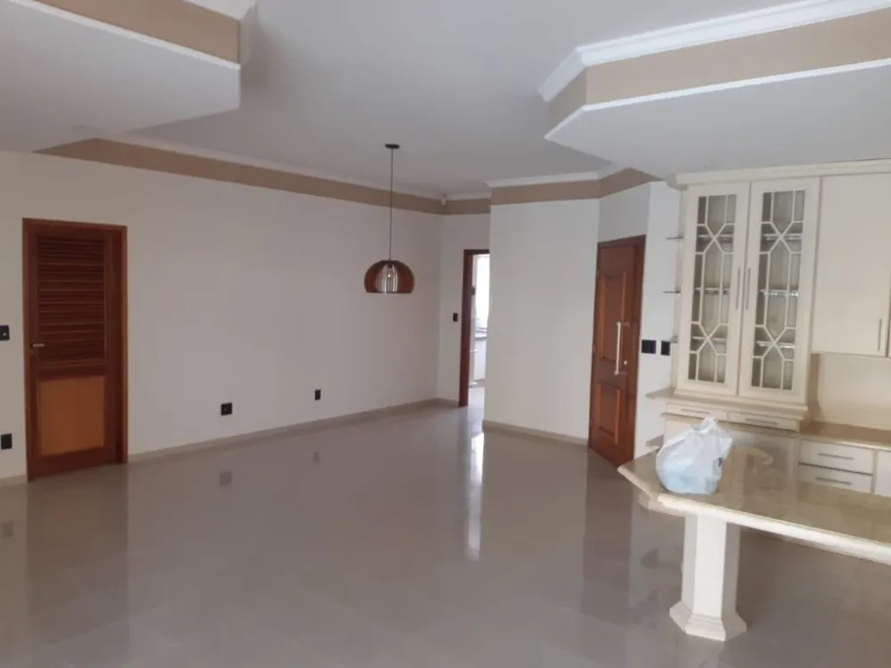 Casa, 3 quartos, 250 m² - Foto 2