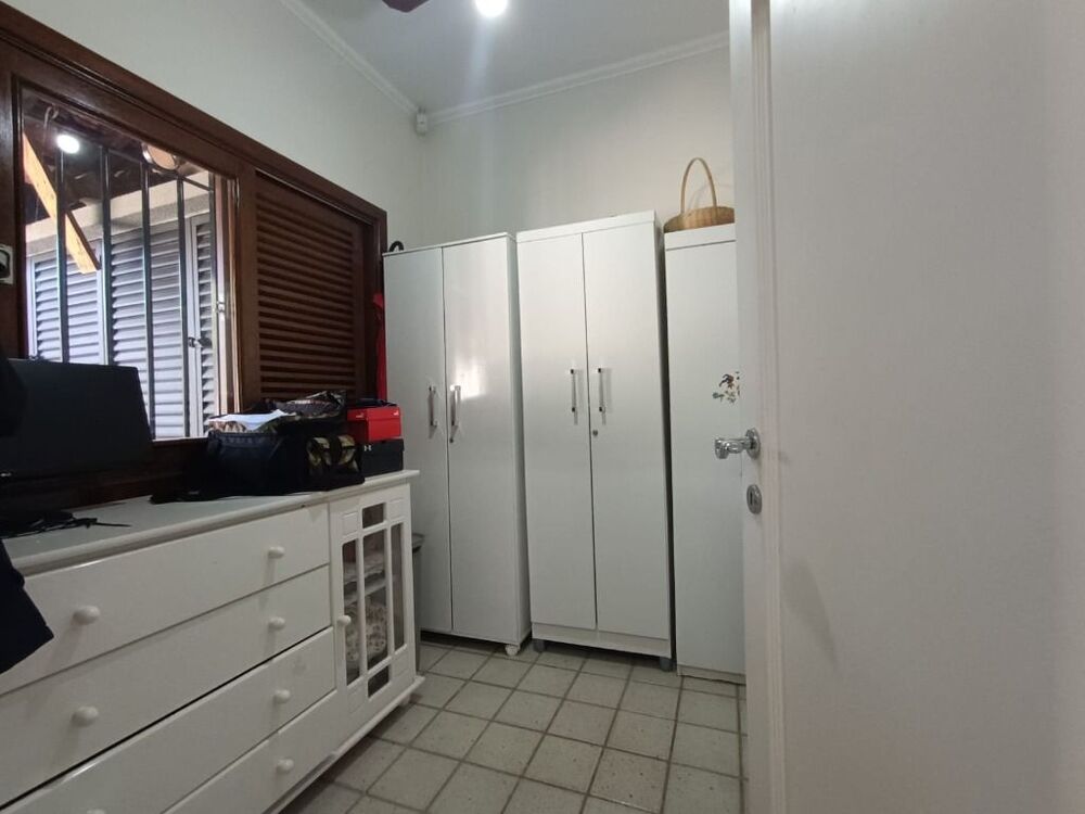 Casa para alugar com 4 quartos, 310m² - Foto 7