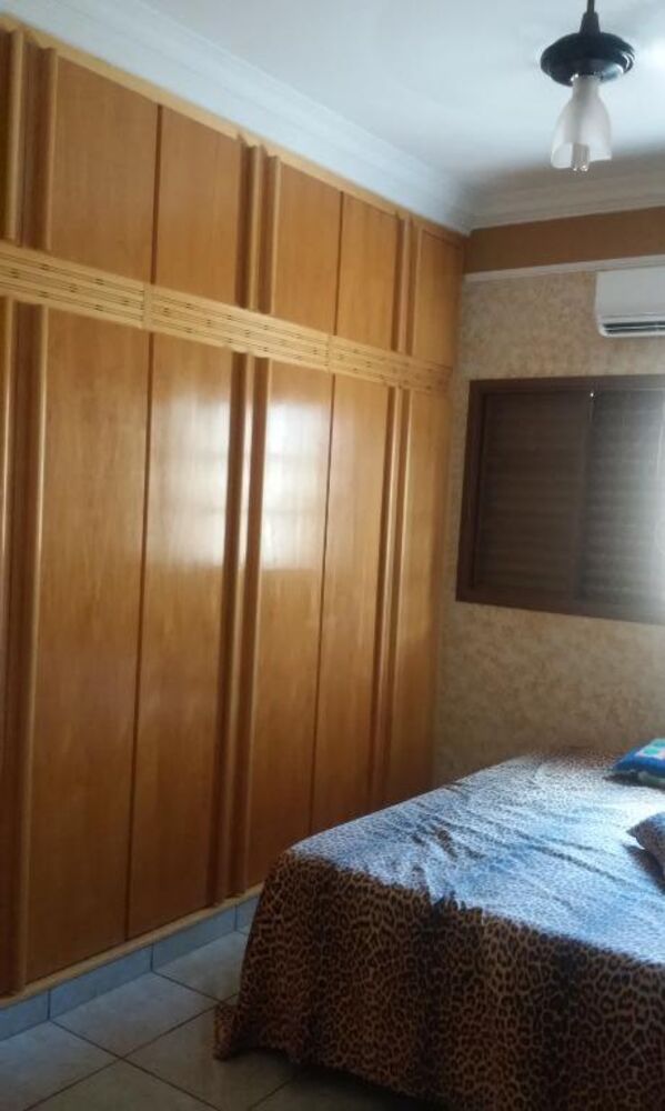Casa à venda com 3 quartos, 350m² - Foto 3