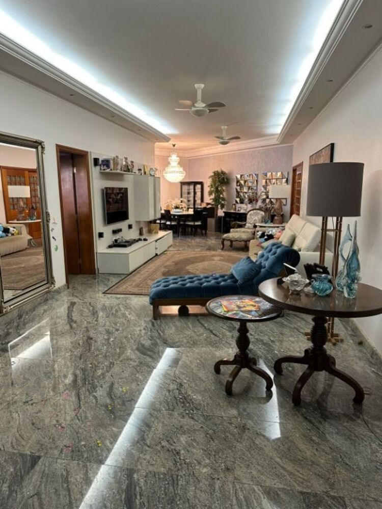 Casa à venda com 5 quartos, 421m² - Foto 2