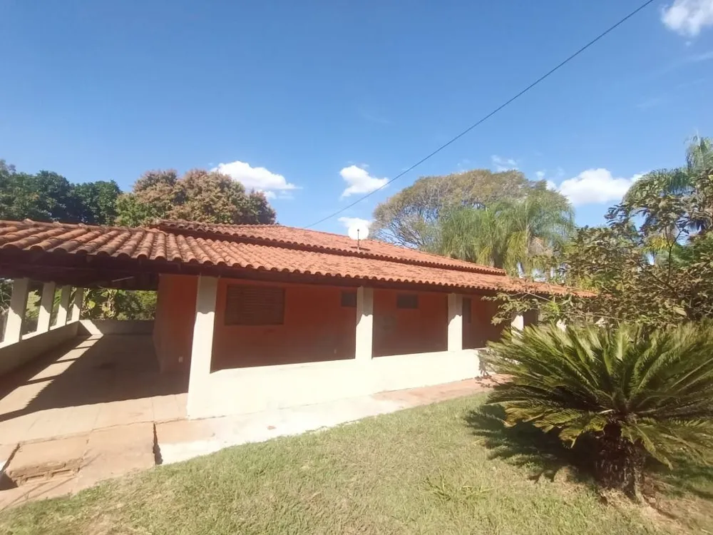 Chácara, 3 quartos, 2440 m² - Foto 1