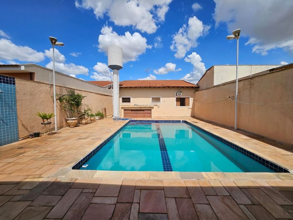 Casa à venda com 3 quartos, 267m² - Foto 7