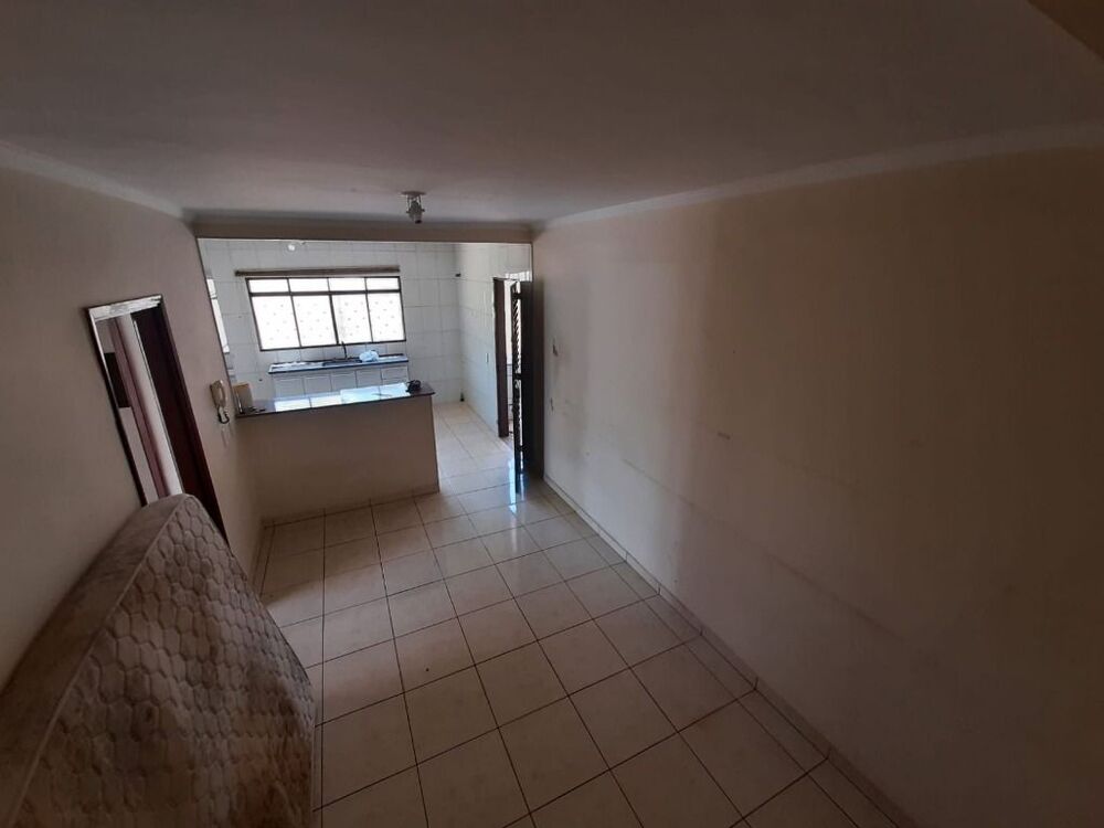 Casa à venda com 3 quartos, 193m² - Foto 2
