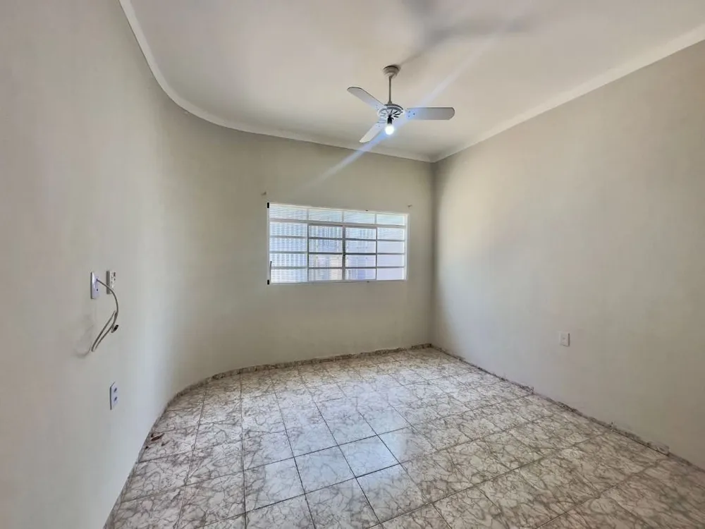 Casa, 4 quartos, 182 m² - Foto 2