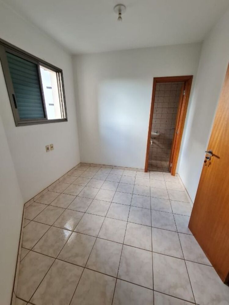 Apartamento à venda com 4 quartos, 140m² - Foto 1