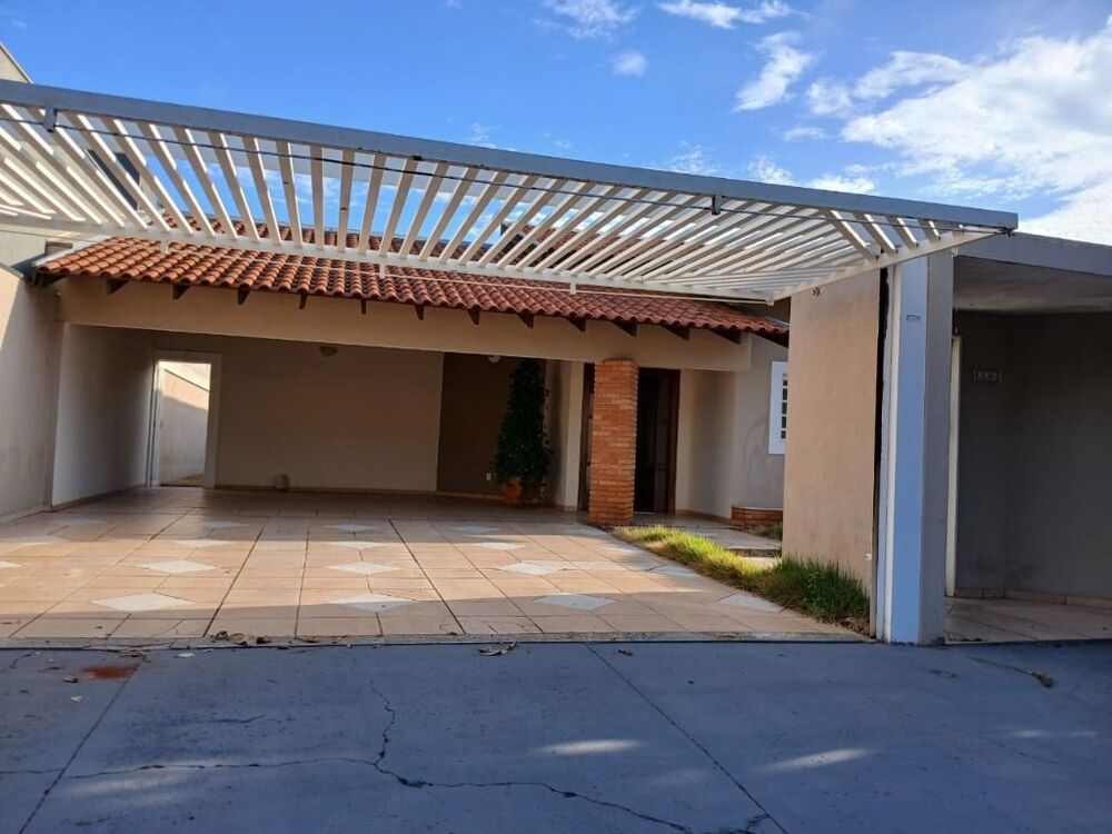 Casa à venda com 3 quartos, 300m² - Foto 1