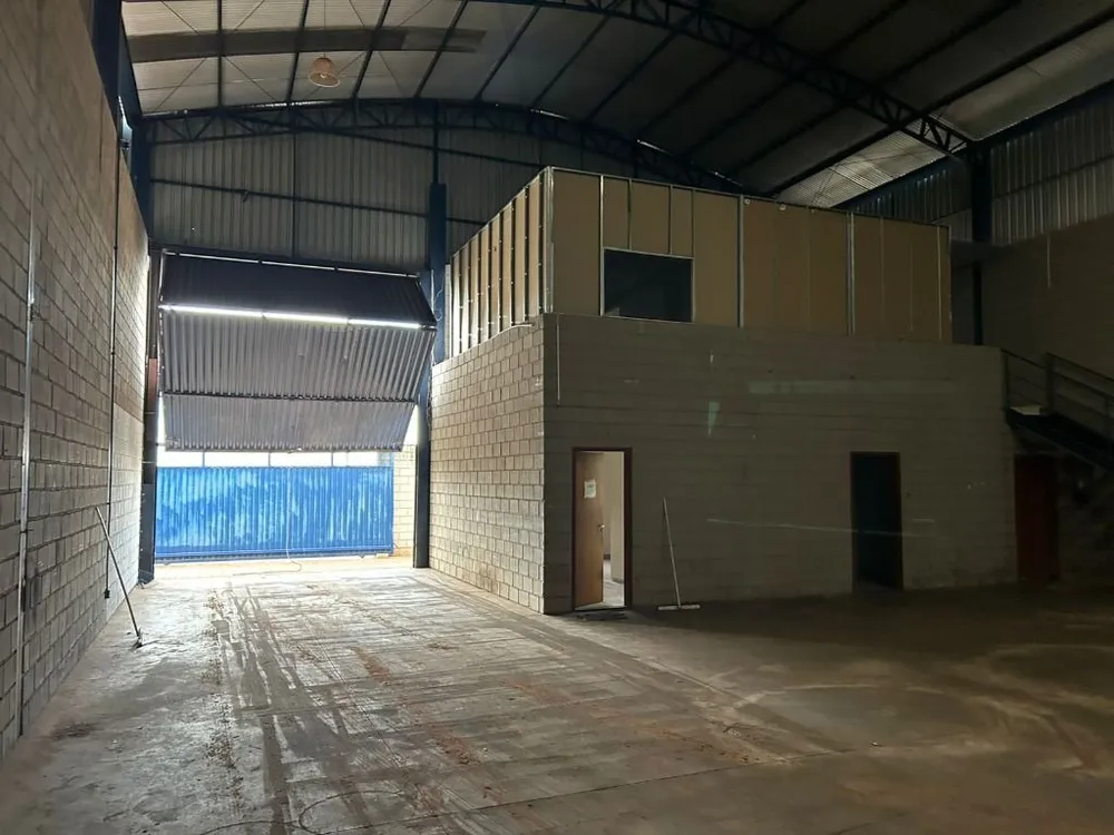Loja-Salão, 600 m² - Foto 1