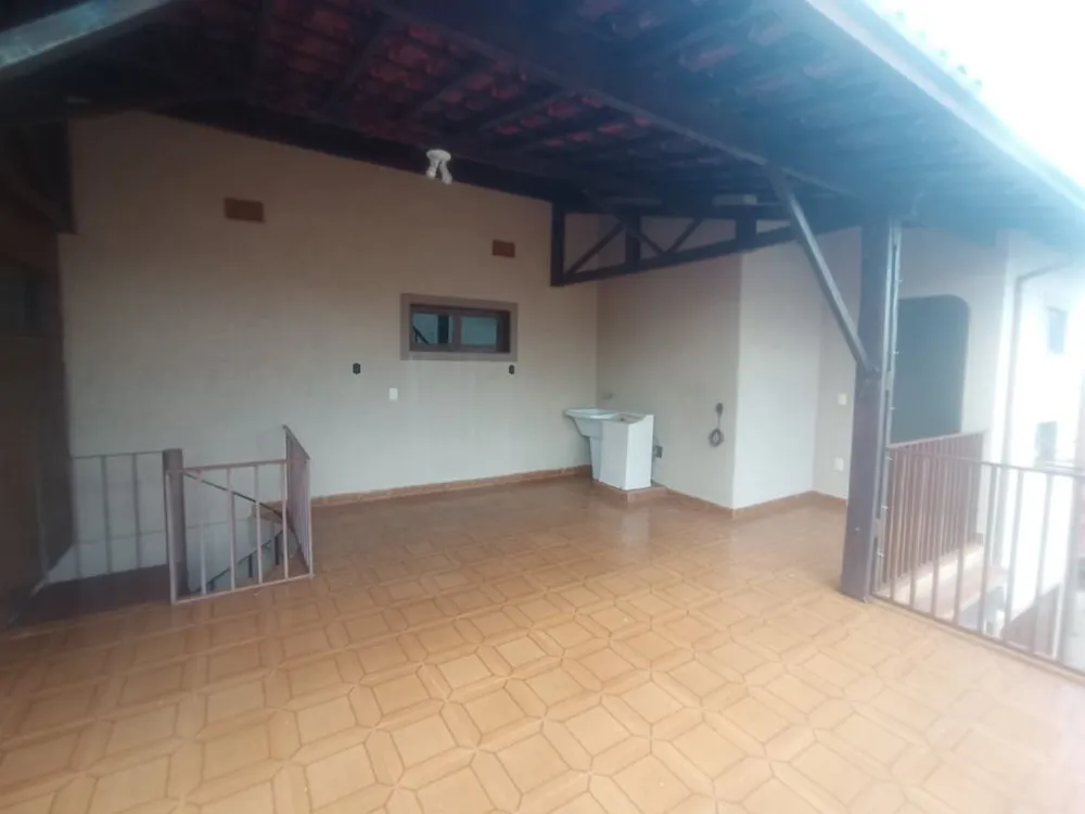 Casa, 5 quartos, 312 m² - Foto 3