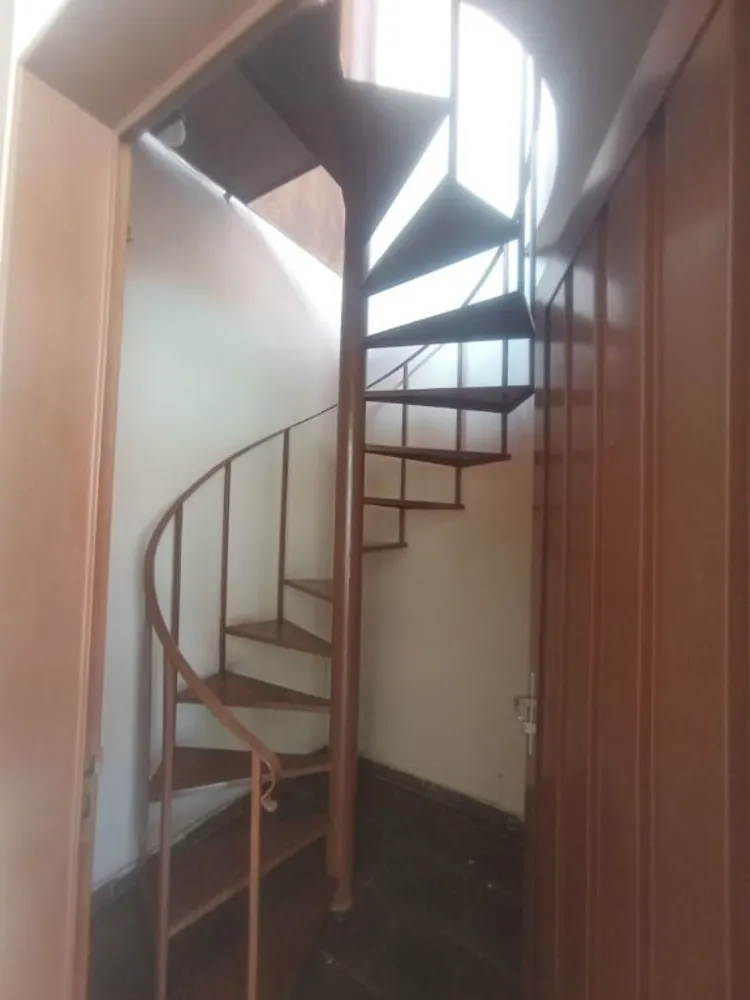 Casa, 5 quartos, 312 m² - Foto 2