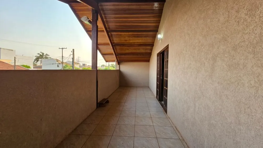 Casa, 5 quartos, 196 m² - Foto 2