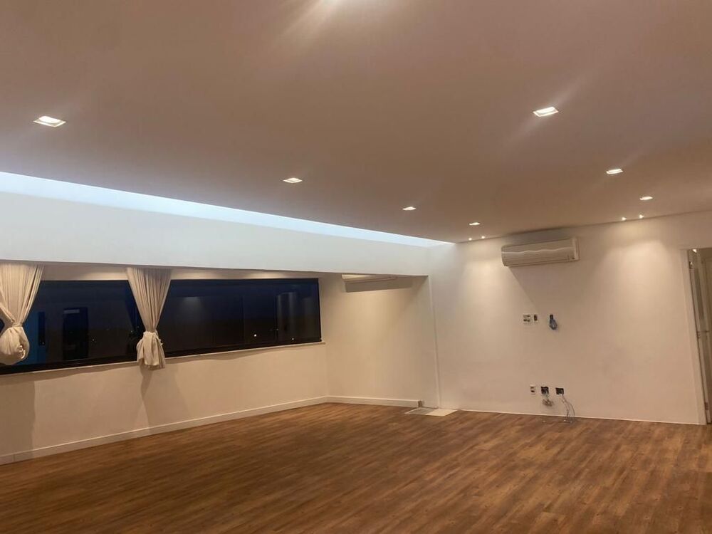 Apartamento à venda com 3 quartos, 157m² - Foto 1