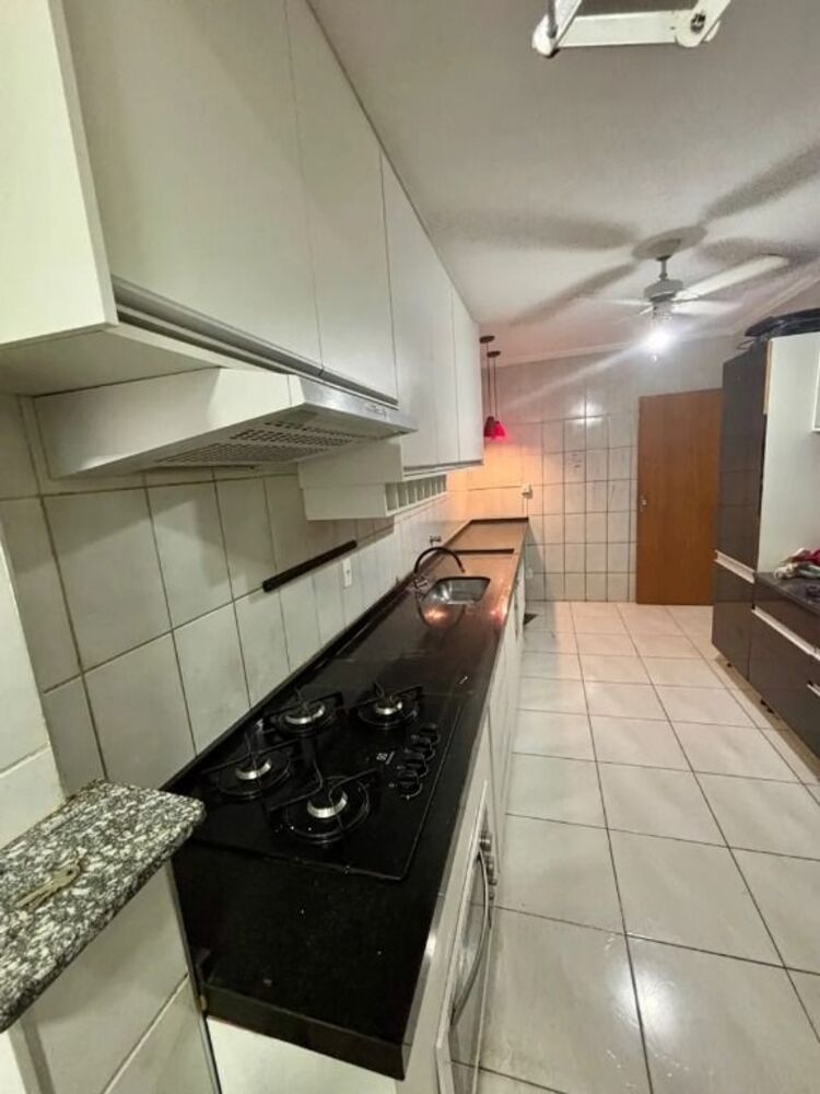 Apartamento para alugar com 2 quartos, 70m² - Foto 8