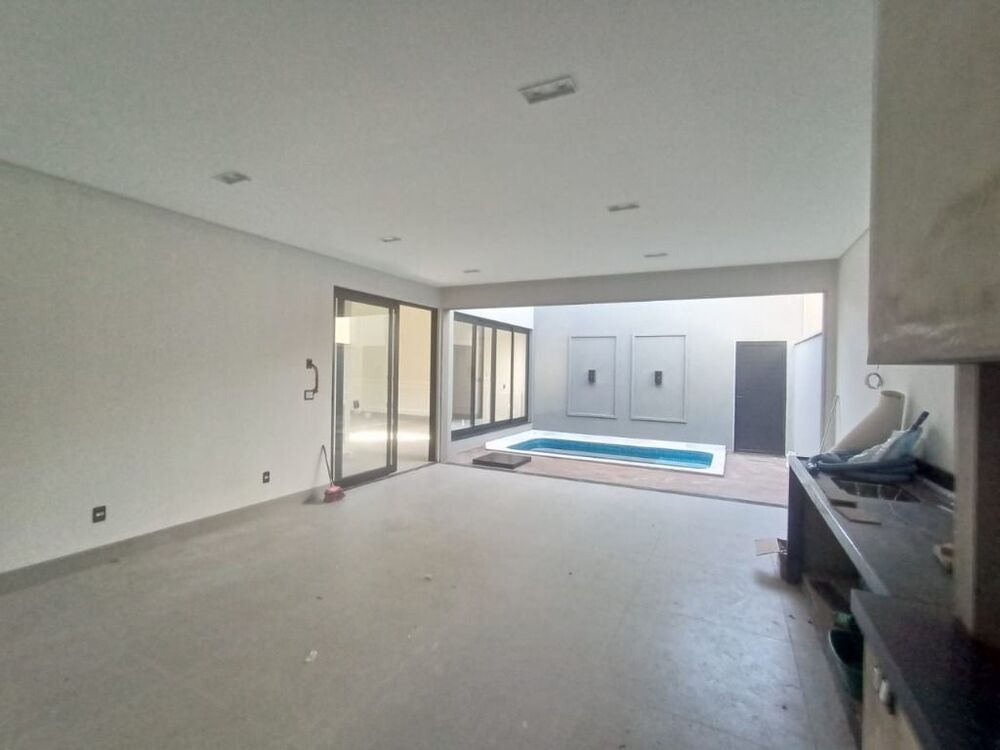 Casa de Condomínio à venda com 4 quartos, 255m² - Foto 3