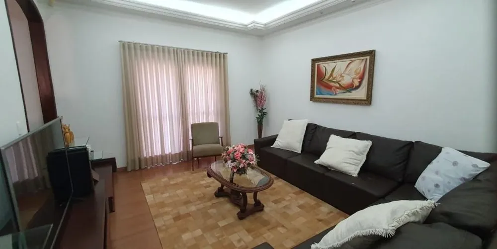 Casa, 7 quartos, 850 m² - Foto 1