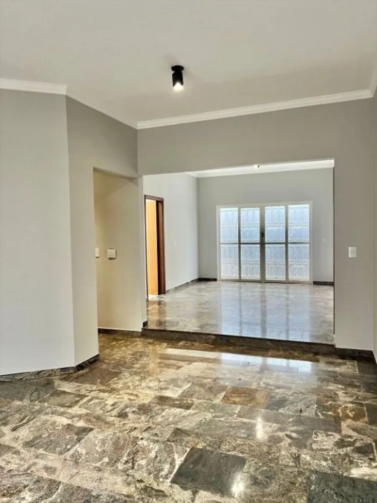 Casa, 3 quartos, 280 m² - Foto 1