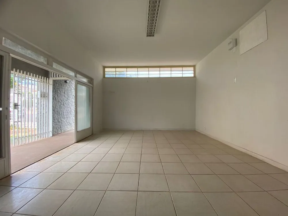 Casa, 6 quartos, 220 m² - Foto 1