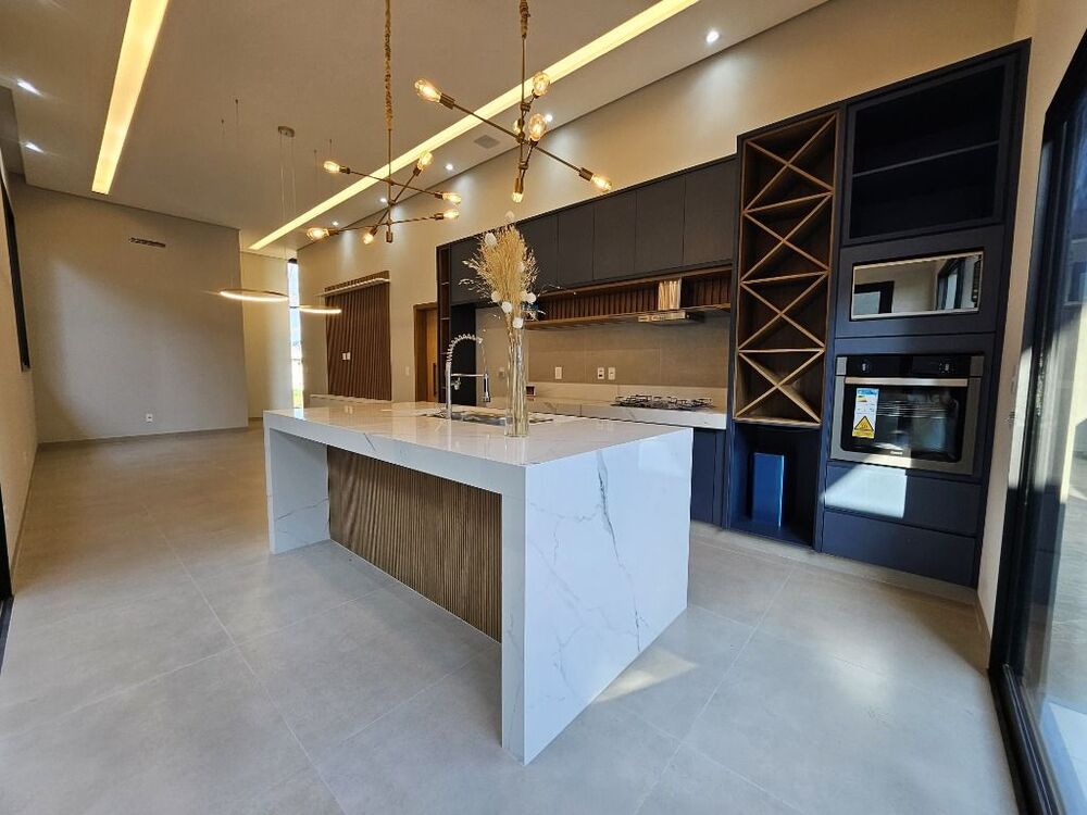 Casa de Condomínio à venda com 3 quartos, 230m² - Foto 2