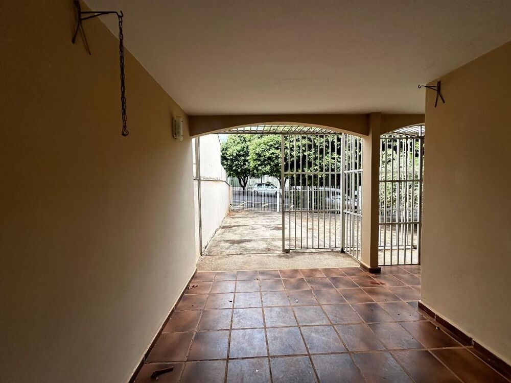 Casa à venda com 3 quartos, 183m² - Foto 3