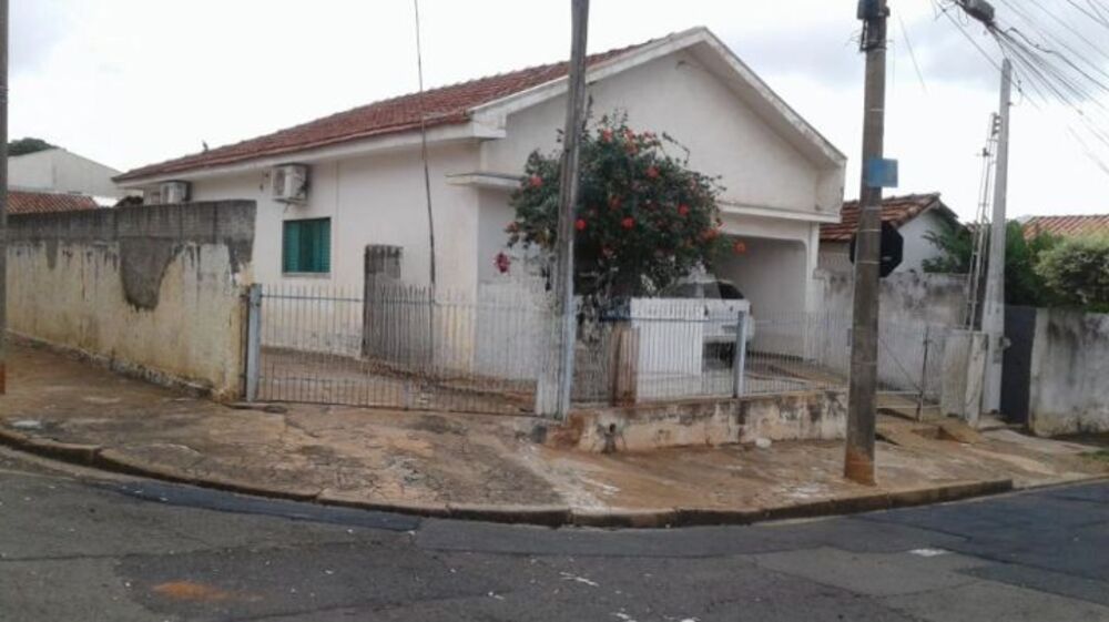 Casa à venda com 3 quartos, 110m² - Foto 1