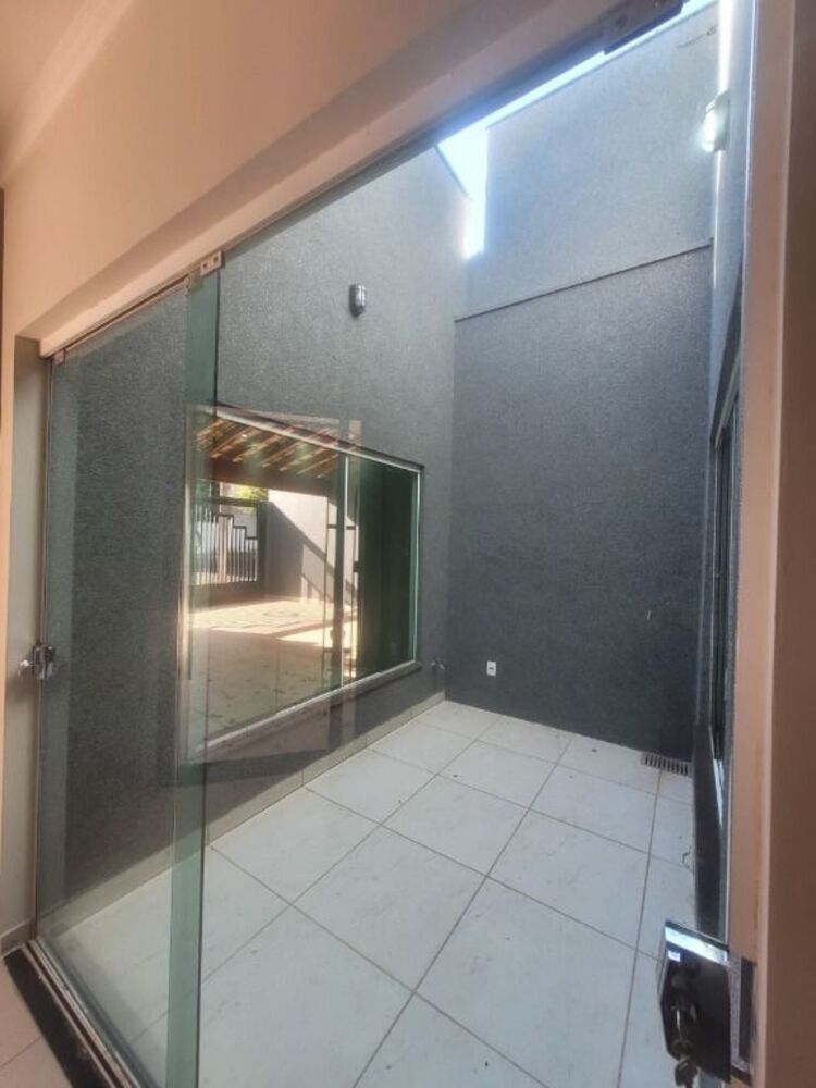 Casa à venda com 3 quartos, 180m² - Foto 2