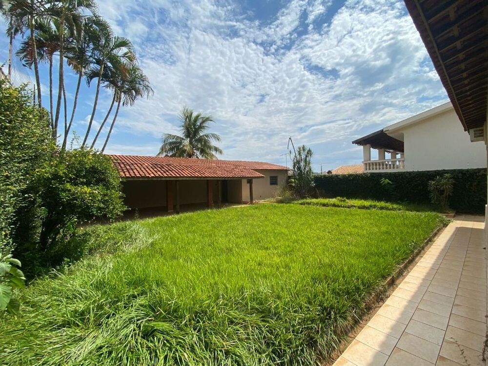Casa à venda e aluguel com 3 quartos, 180m² - Foto 3