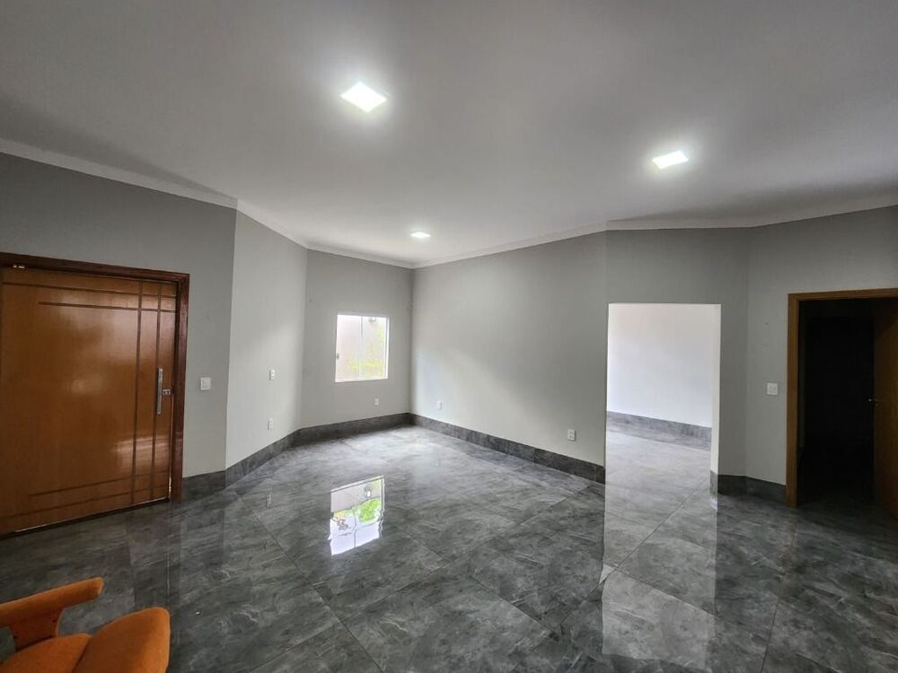 Casa à venda com 3 quartos, 264m² - Foto 2