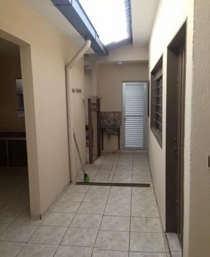 Casa à venda e aluguel com 4 quartos, 180m² - Foto 3