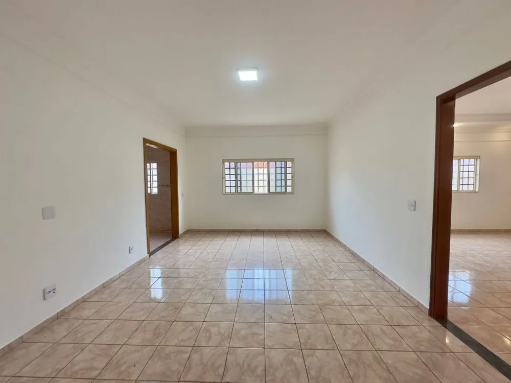 Casa, 3 quartos, 200 m² - Foto 2