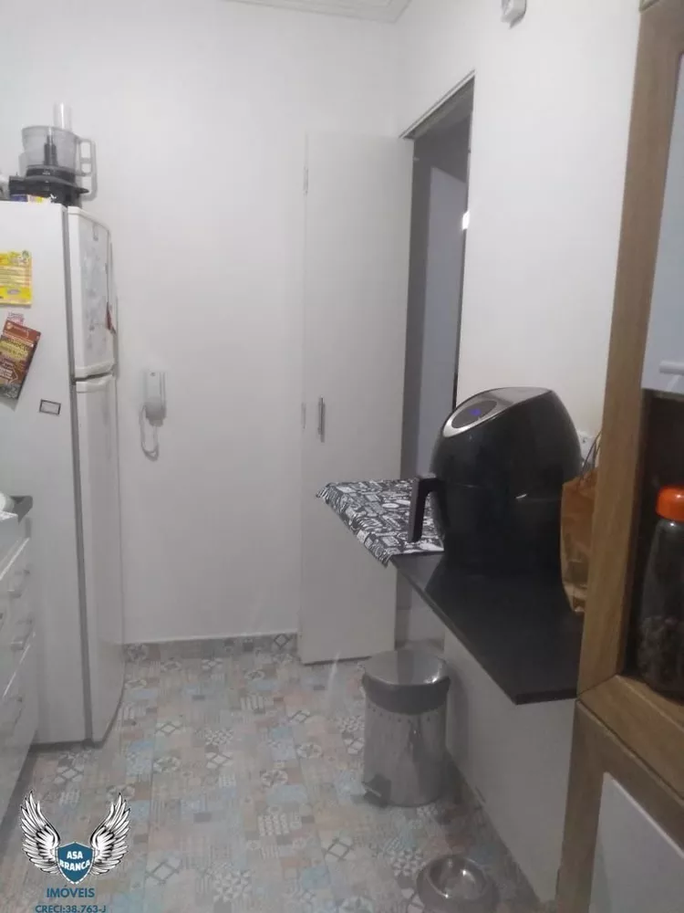 Apartamento à venda com 3 quartos, 70m² - Foto 4