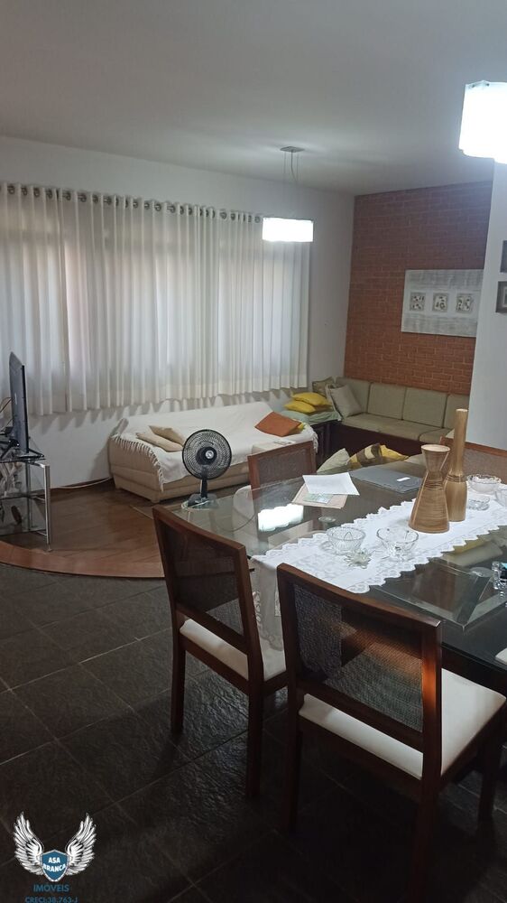 Casa, 4 quartos, 426 m² - Foto 1
