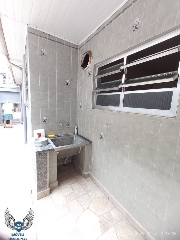 Casa à venda com 2 quartos, 84m² - Foto 2