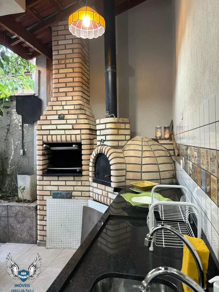 Casa à venda com 3 quartos, 179m² - Foto 3