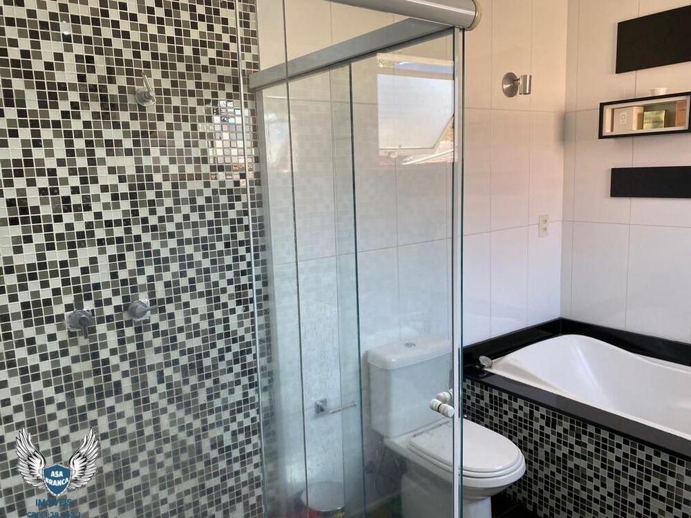 Sobrado, 3 quartos, 240 m² - Foto 1