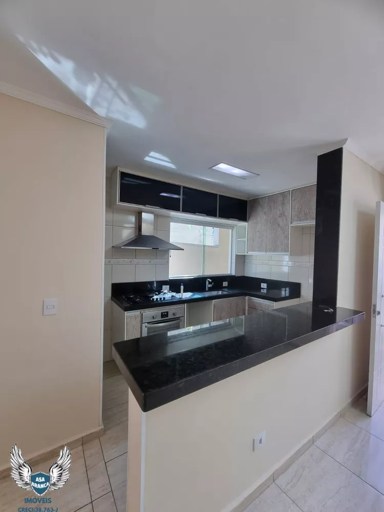 Casa à venda com 3 quartos, 230m² - Foto 3