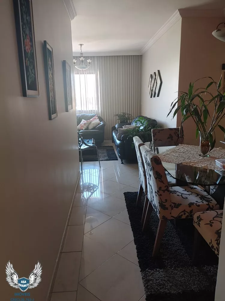 Apartamento à venda com 3 quartos, 75m² - Foto 2