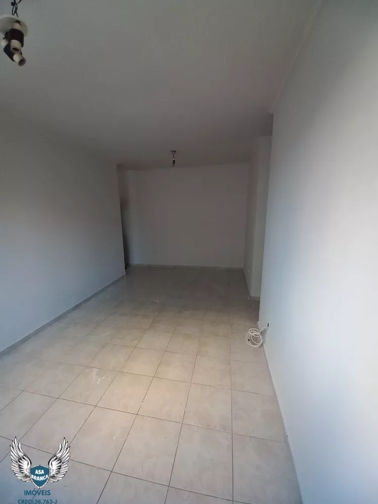 Apartamento à venda com 2 quartos, 62m² - Foto 2